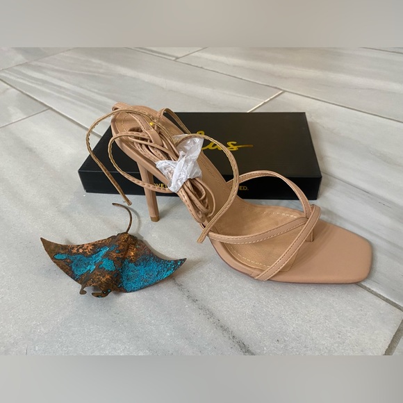 New in Box Lulu's Simonee nude wrap sandal heels - smokeshow!! 🔥👯♀️ - Picture 2 of 9